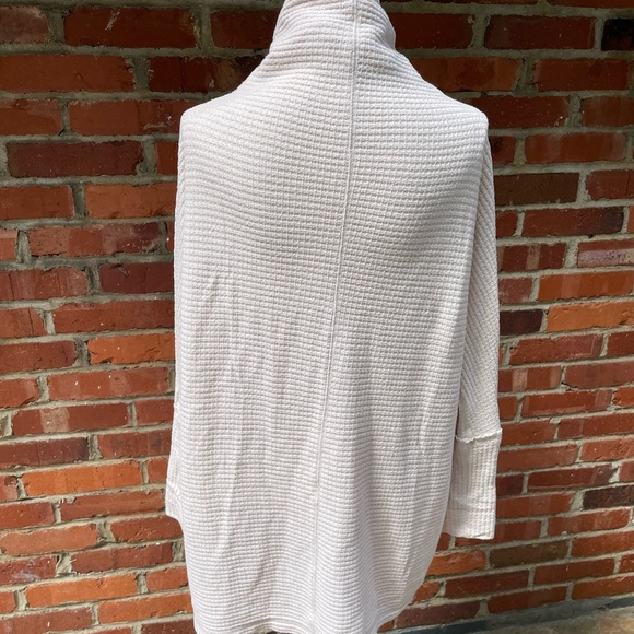 We the Free Ivory Turtleneck Slouch Long Ottoman Sweater Sz Small S - Picture 15 of 15